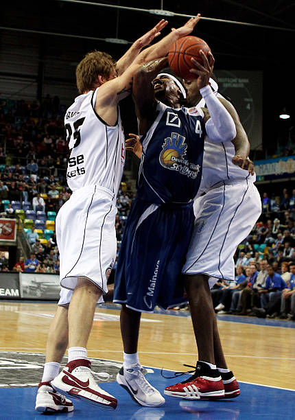 的中锋越来 的中锋越来