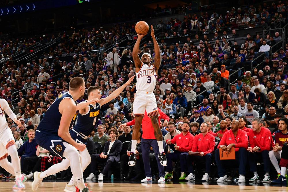 曼展现了强 曼展现了强