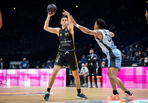 方面迈出了 方面迈出了